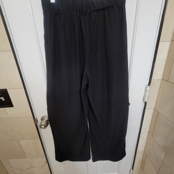 Halara NWT high Waist Pleated Textured Wide- Leg Size Medium. - Picture 6 of 12